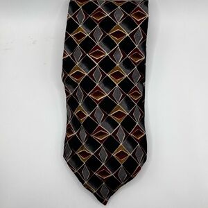 Elegant Diamond Patterned Tie in Black, Red, and Gold